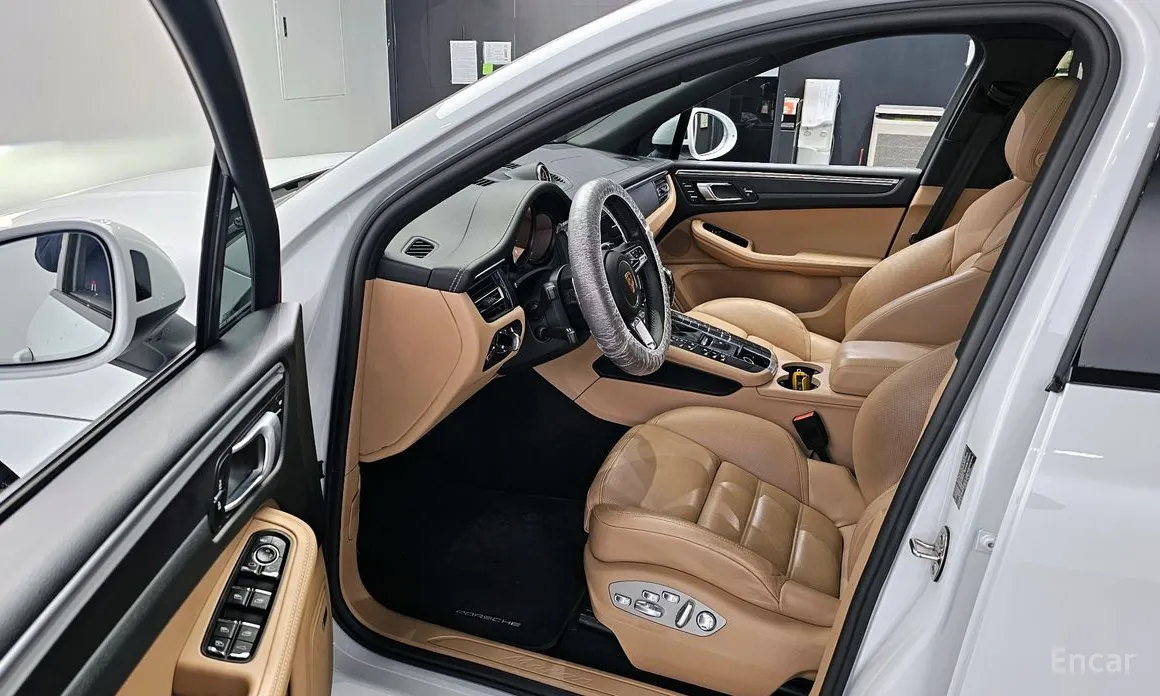 Фото 10 - Porsche Macan