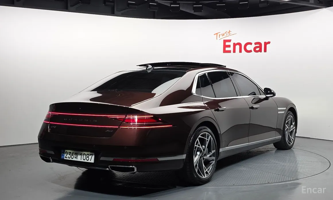 Фото 2 - Genesis G90