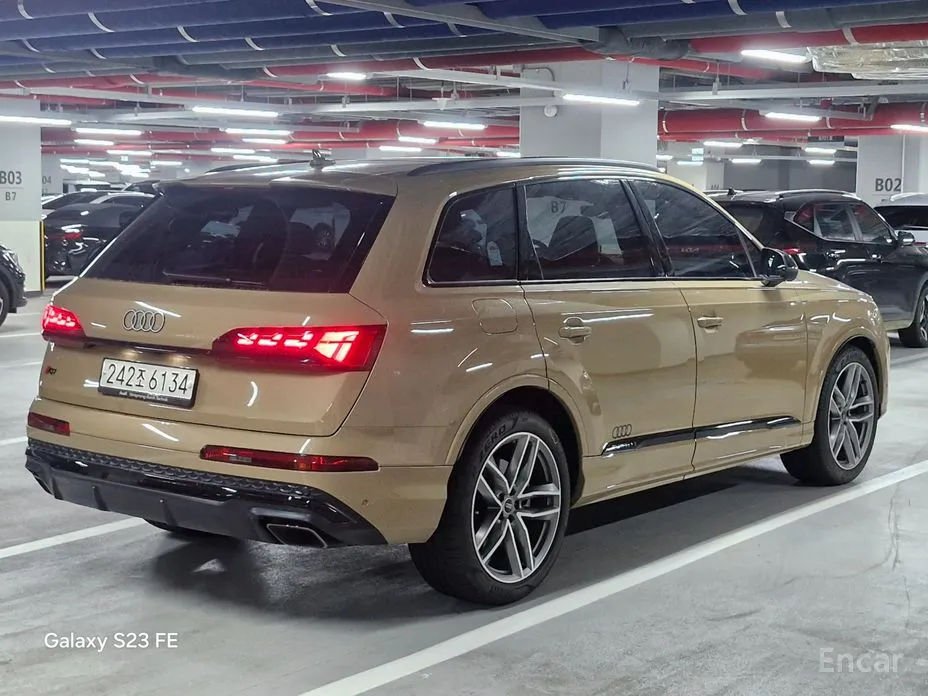 Фото 2 - Audi Q7