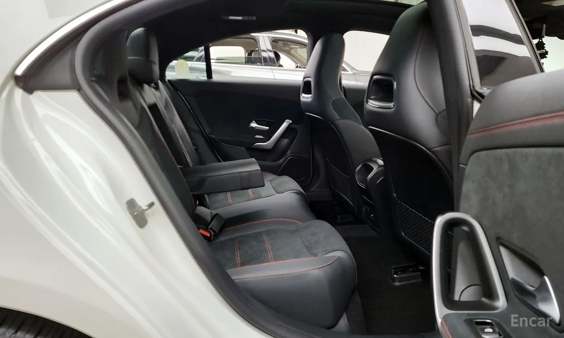 Фото 12 - Mercedes-Benz CLA-Class