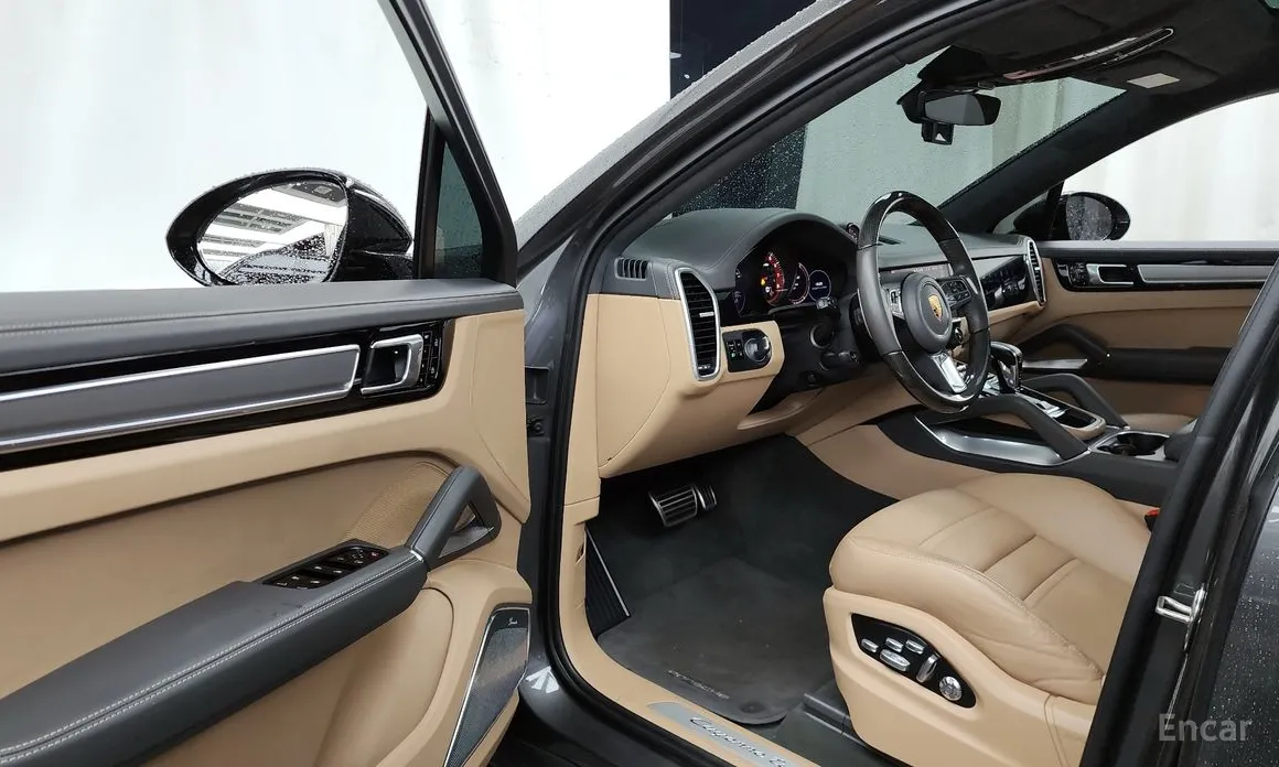 Фото 10 - Porsche Cayenne