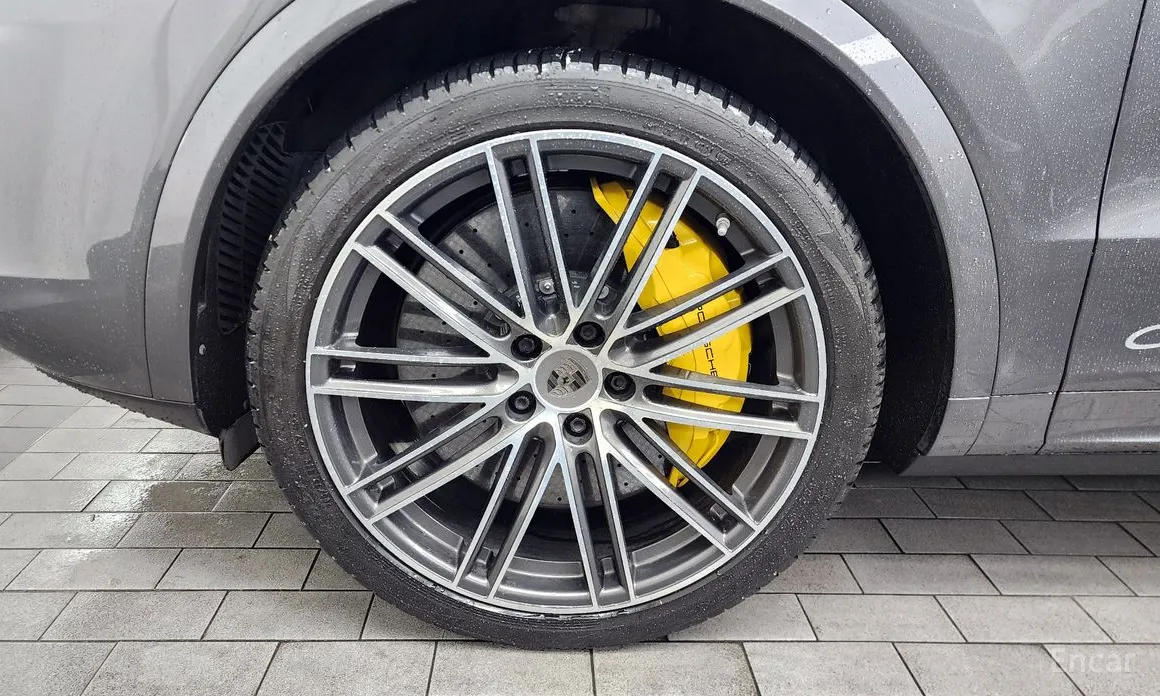 Фото 5 - Porsche Cayenne