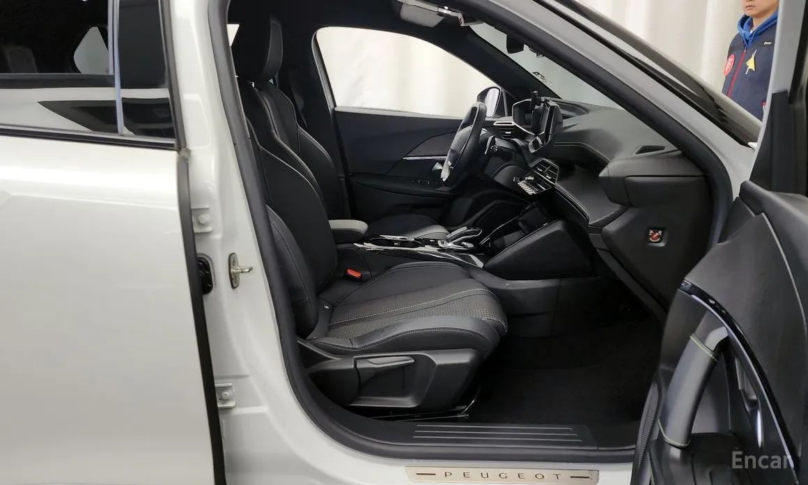 Фото 11 - Peugeot 2008