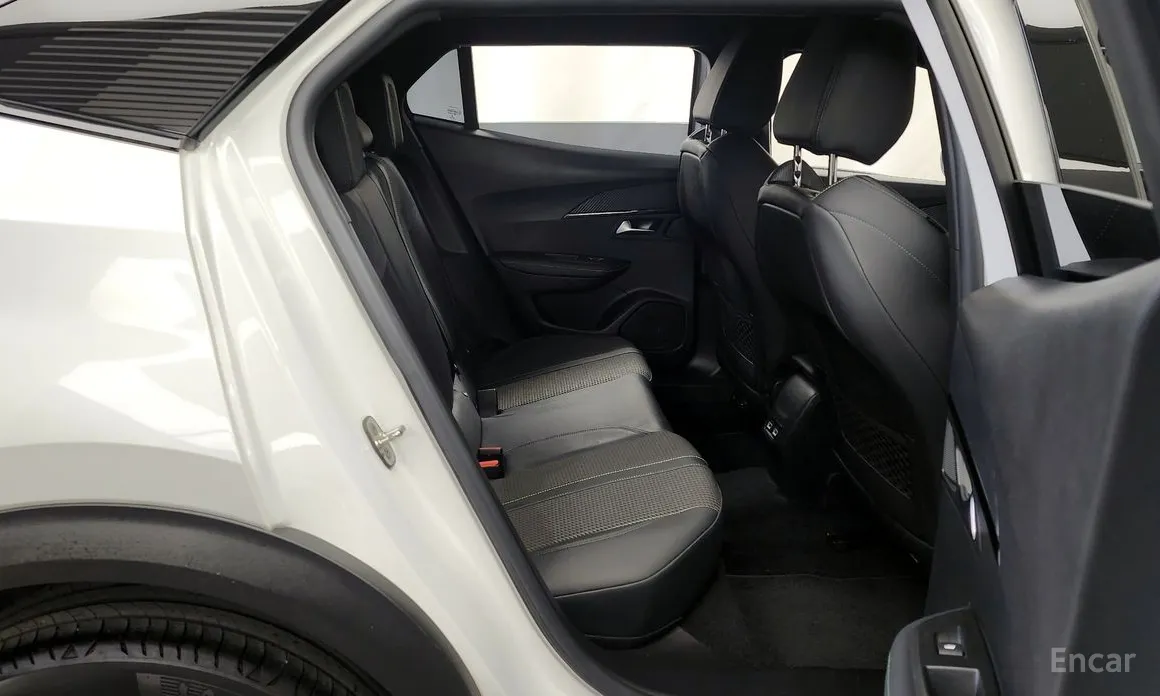 Фото 12 - Peugeot 2008