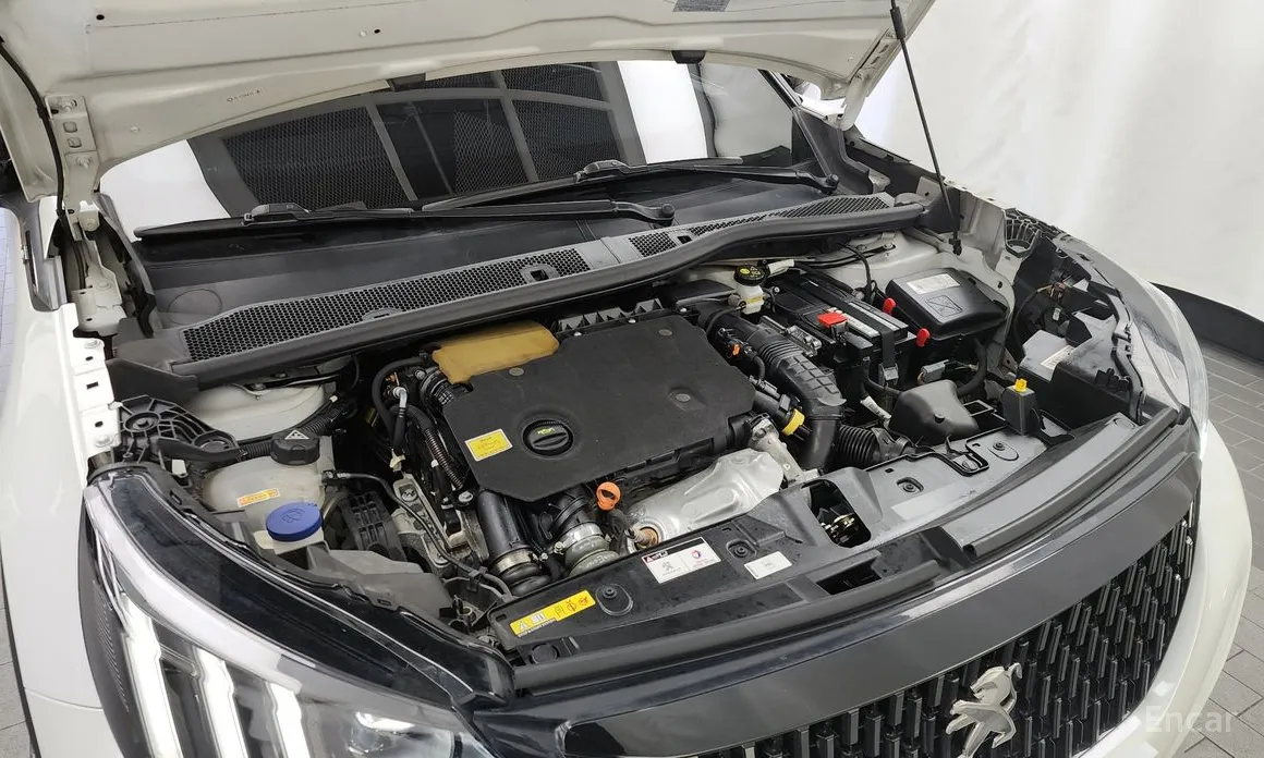 Фото 6 - Peugeot 2008