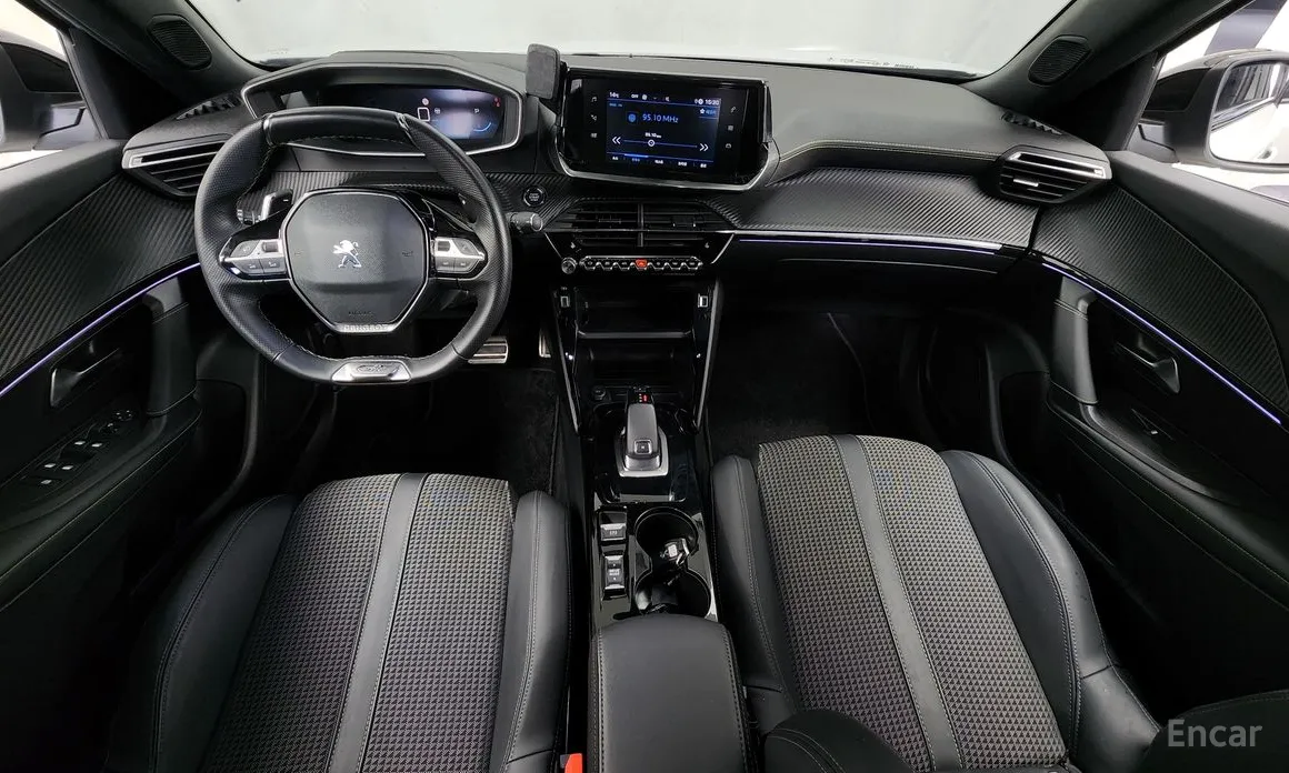 Фото 7 - Peugeot 2008