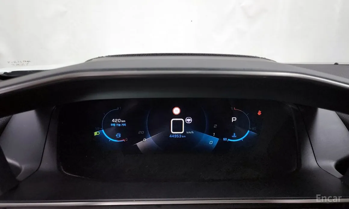 Фото 8 - Peugeot 2008