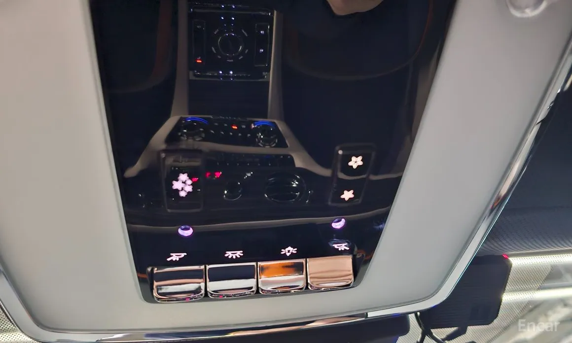 Фото 18 - Rolls-Royce Spectre