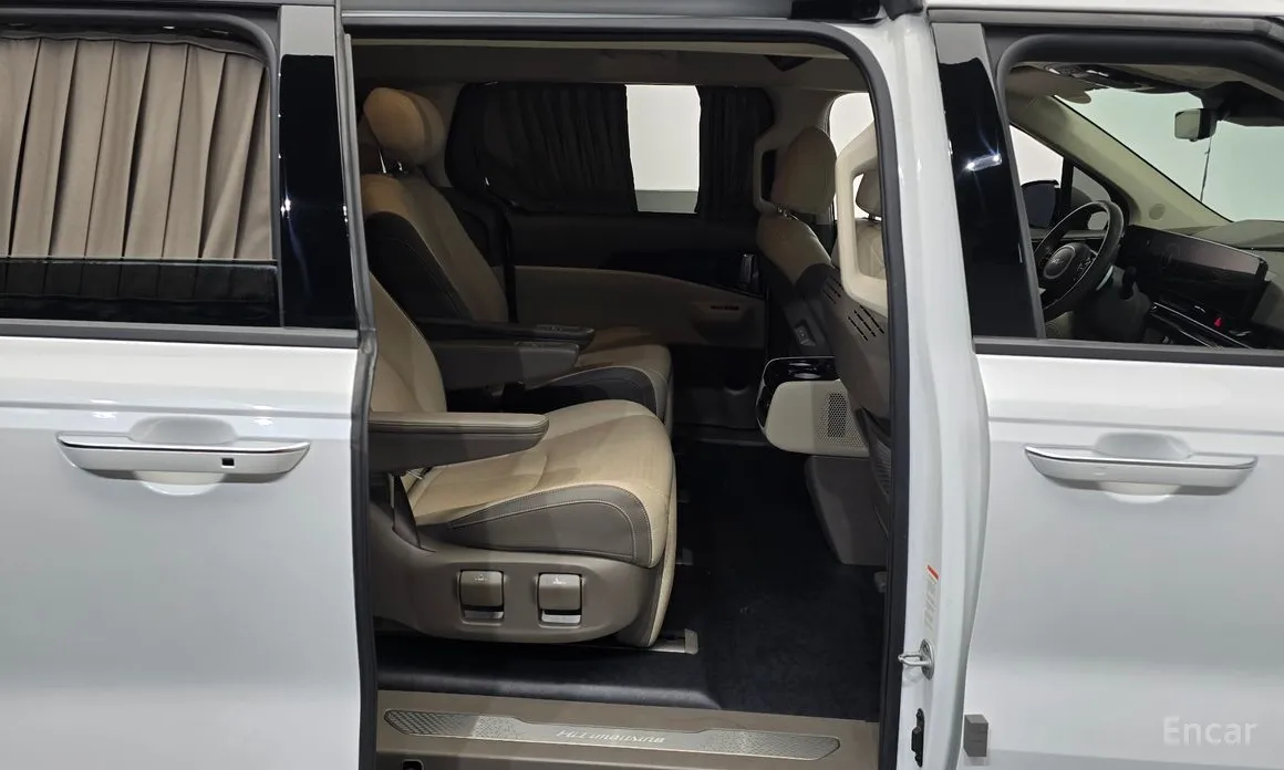 Фото 12 - Kia Carnival