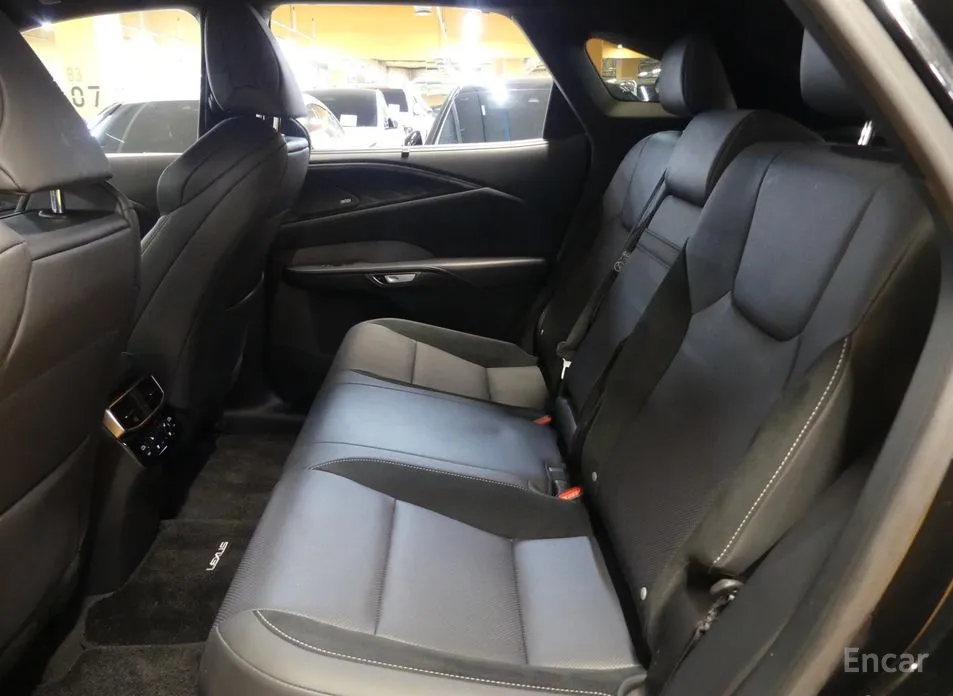 Фото 17 - Lexus RX