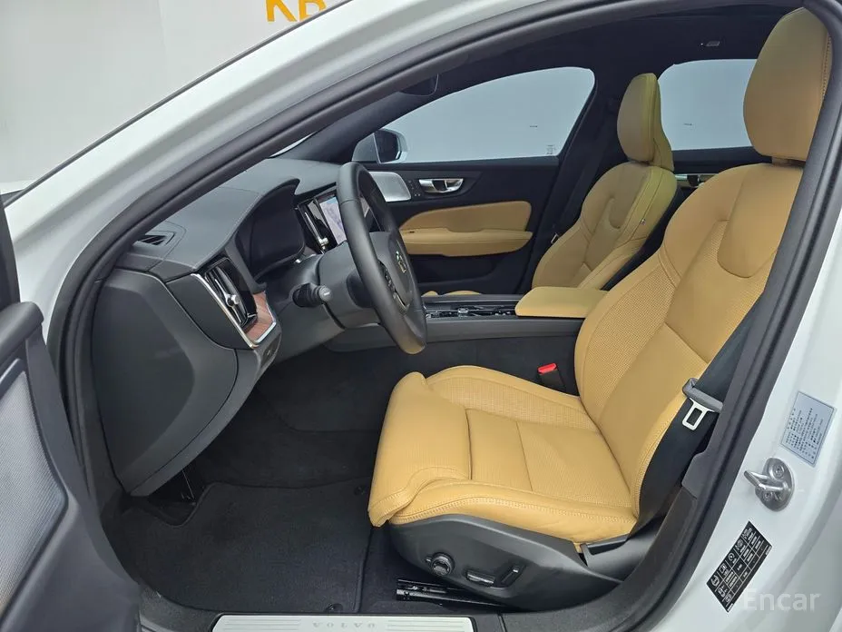 Фото 11 - Volvo V60