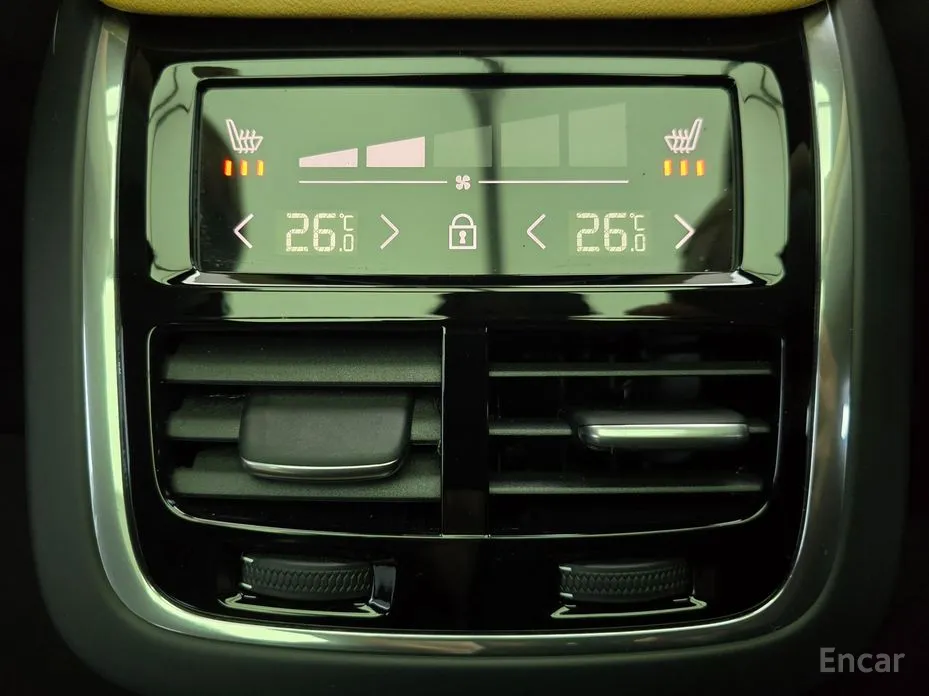 Фото 13 - Volvo V60