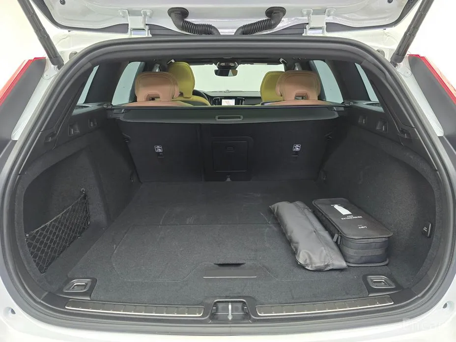 Фото 20 - Volvo V60