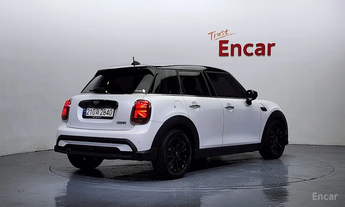 Фото 2 - Mini Cooper