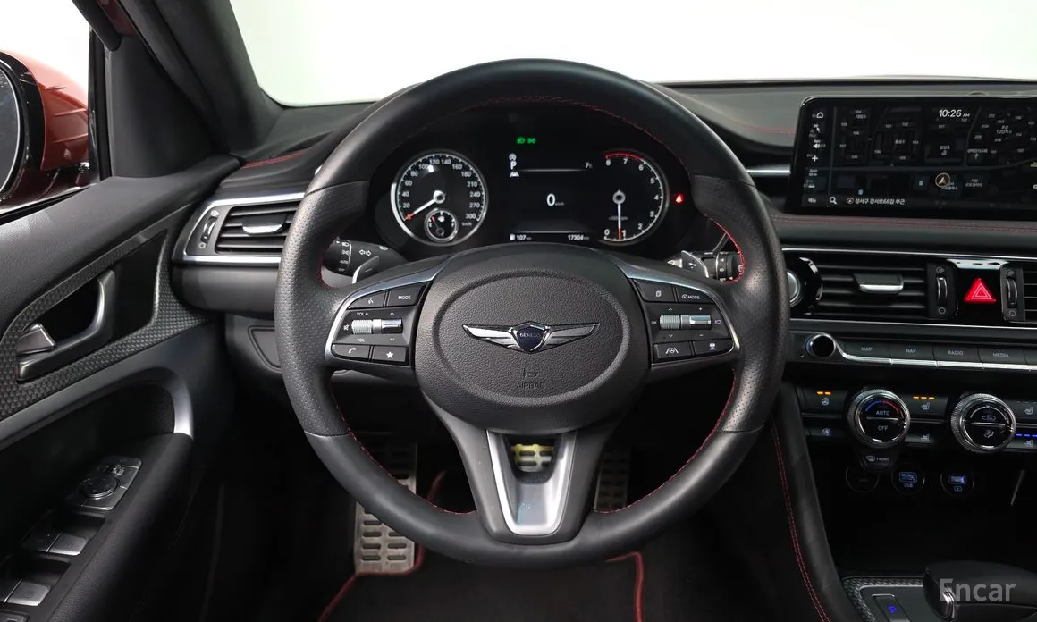 Фото 15 - Genesis G70