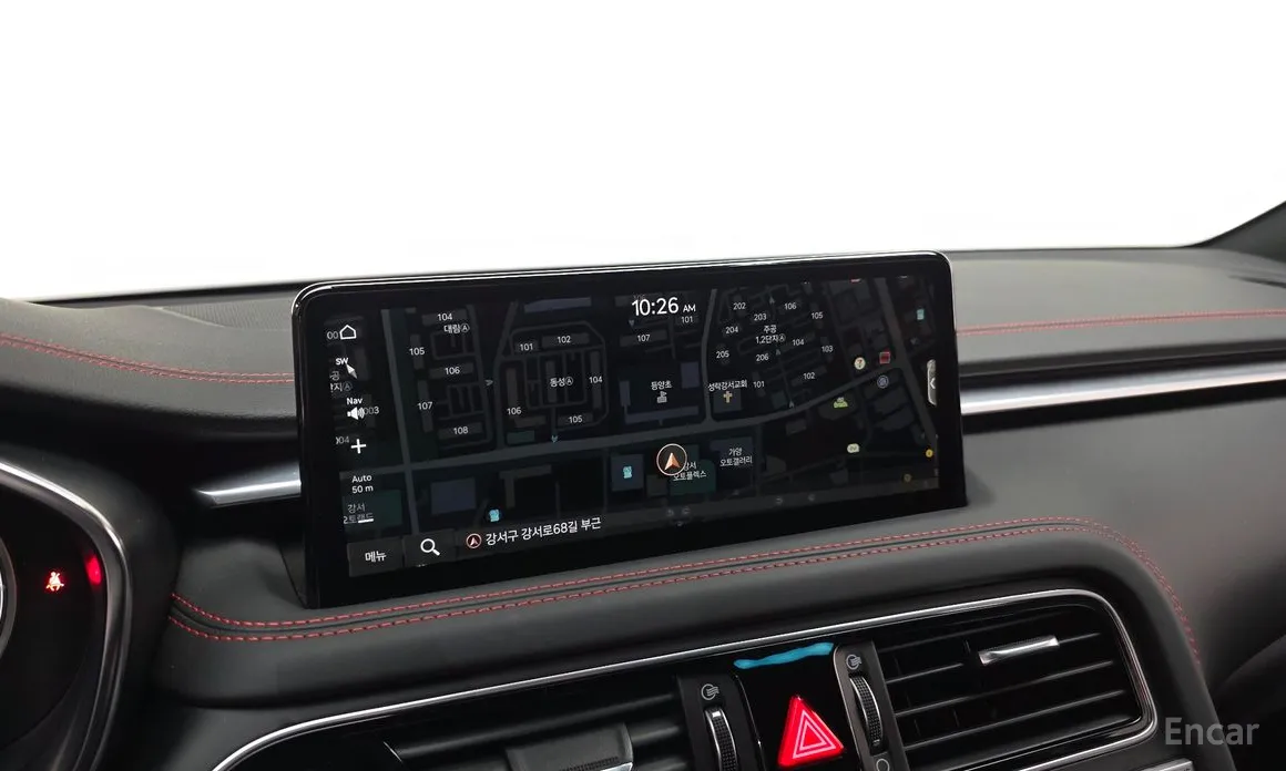 Фото 16 - Genesis G70