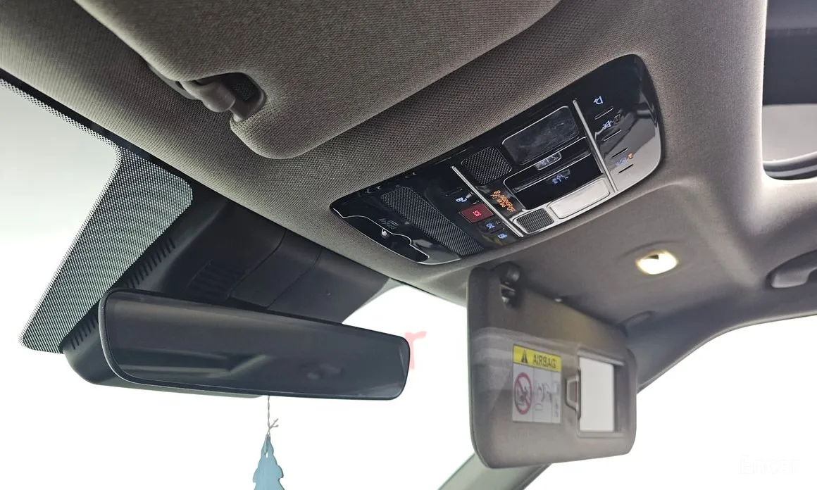 Фото 17 - Hyundai Santa Fe