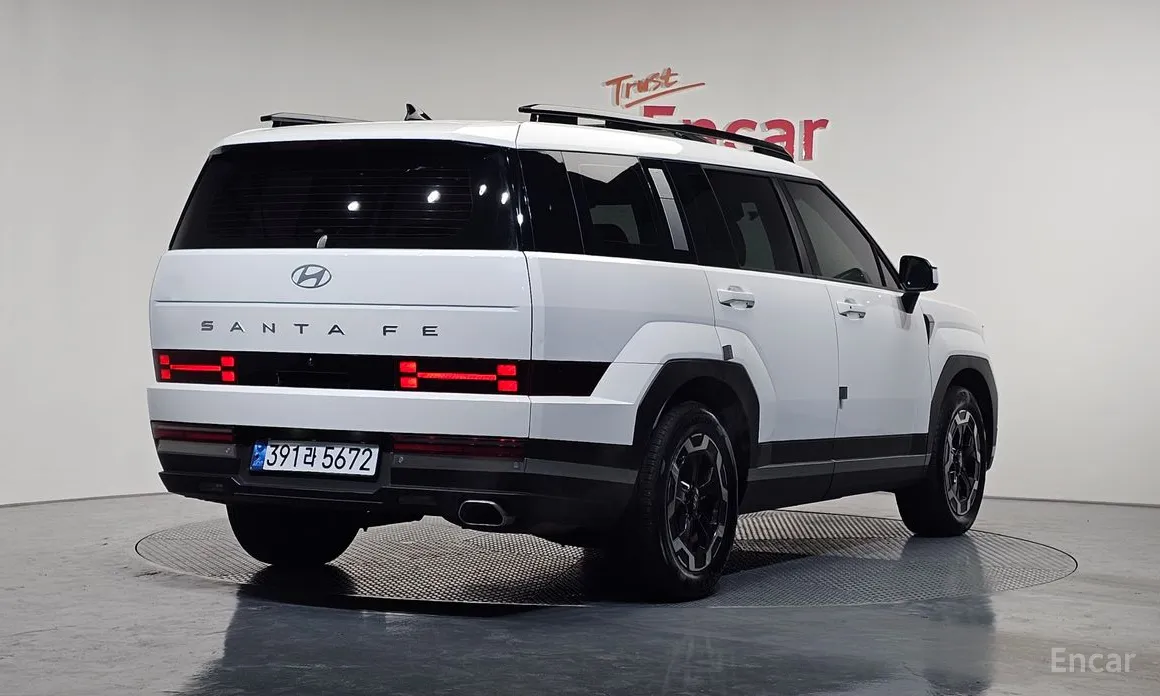 Фото 2 - Hyundai Santa Fe