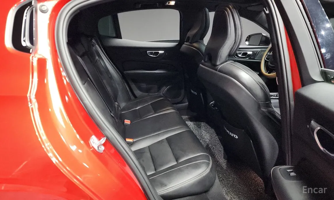 Фото 12 - Volvo S60