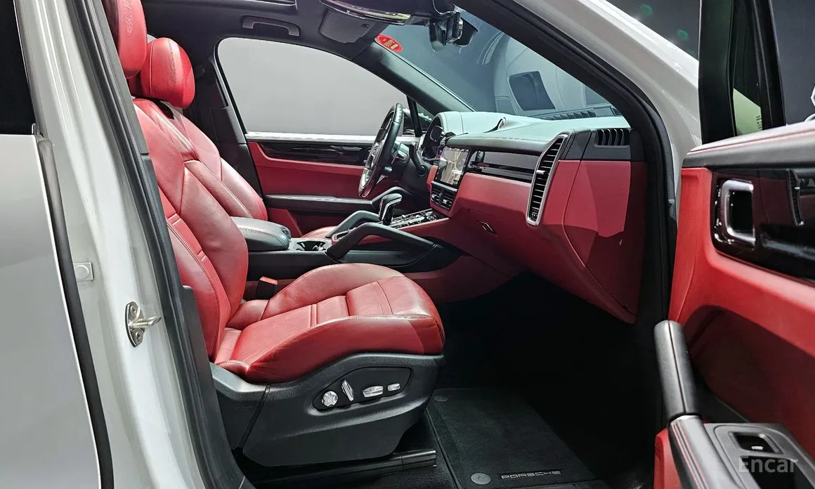 Фото 10 - Porsche Cayenne