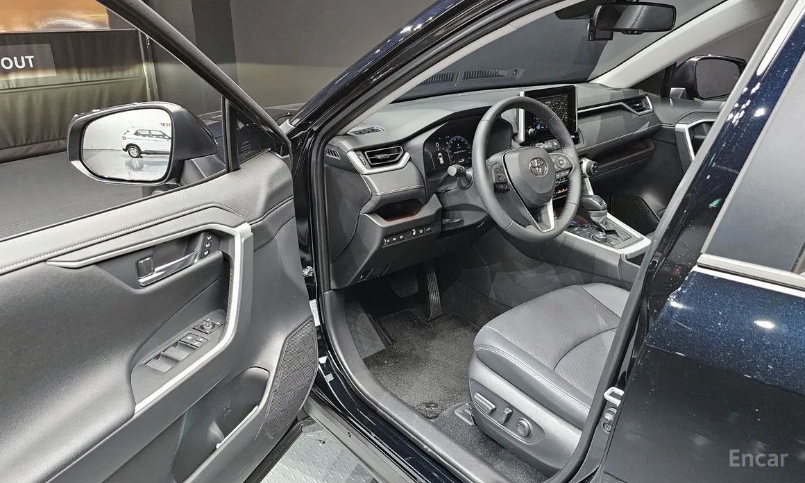 Фото 11 - Toyota RAV4