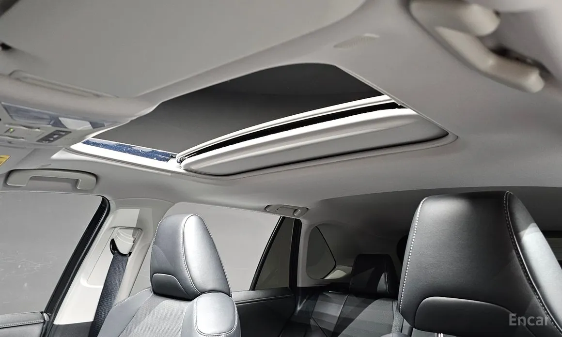 Фото 19 - Toyota RAV4