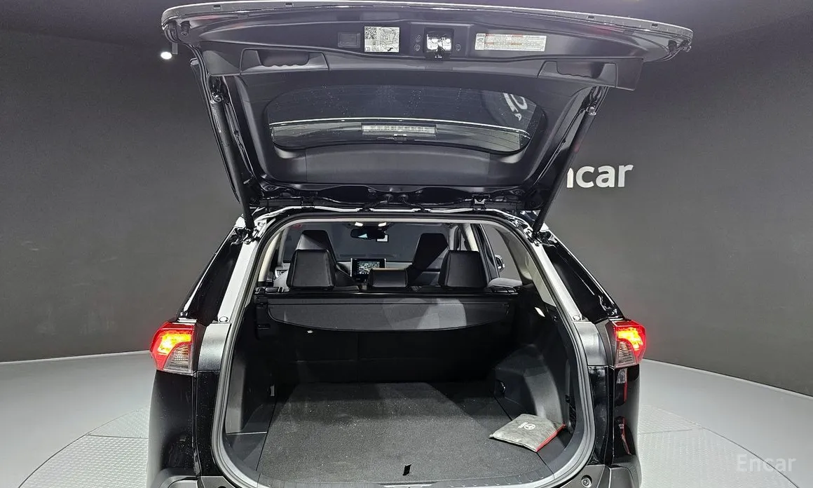 Фото 20 - Toyota RAV4