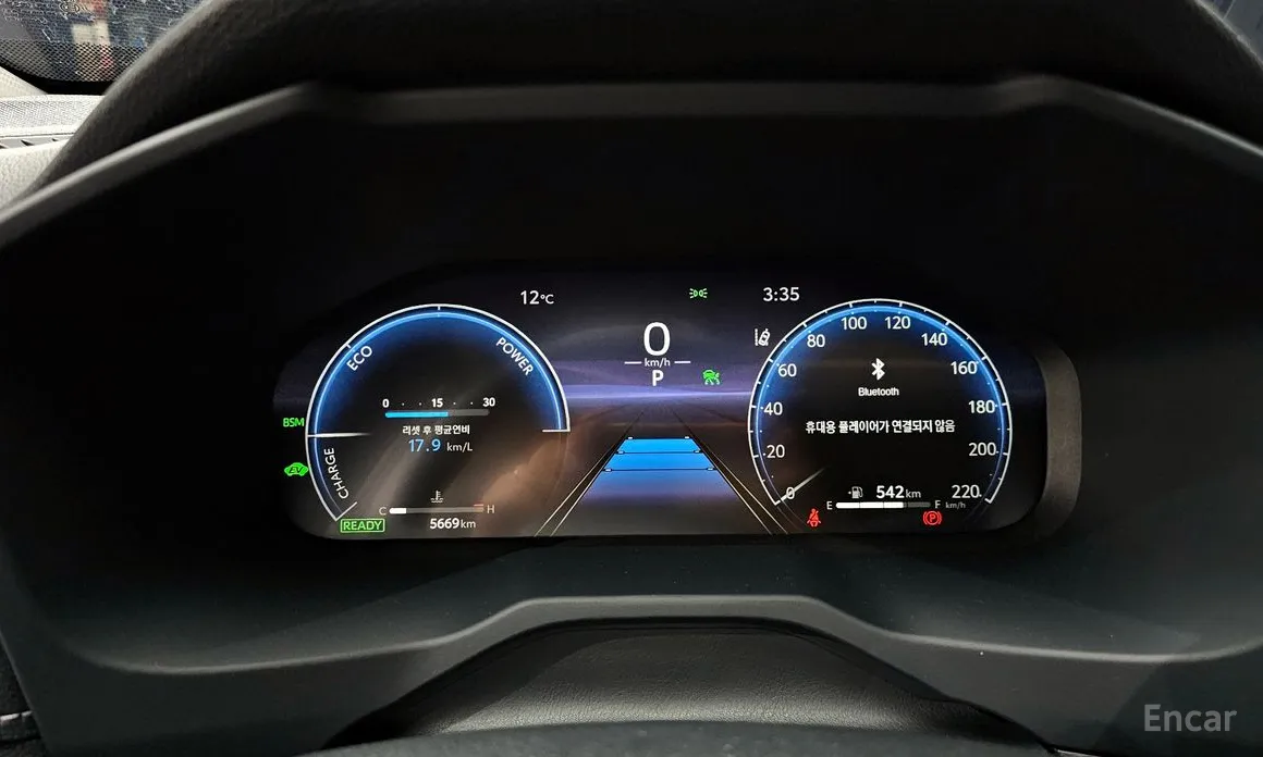 Фото 8 - Toyota RAV4