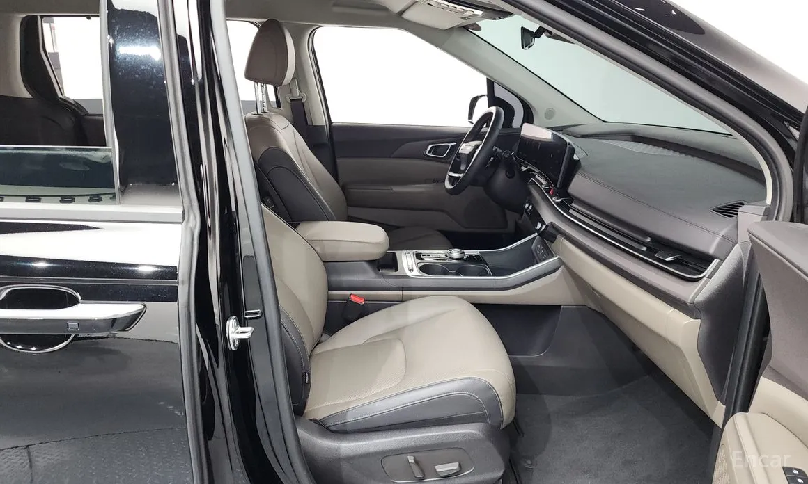 Kia Carnival 2023 7-Seater Noblesse