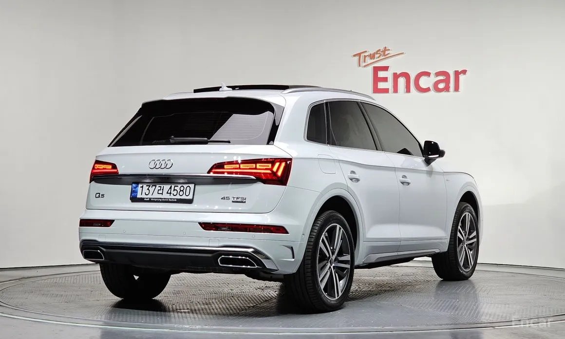 Фото 2 - Audi Q5