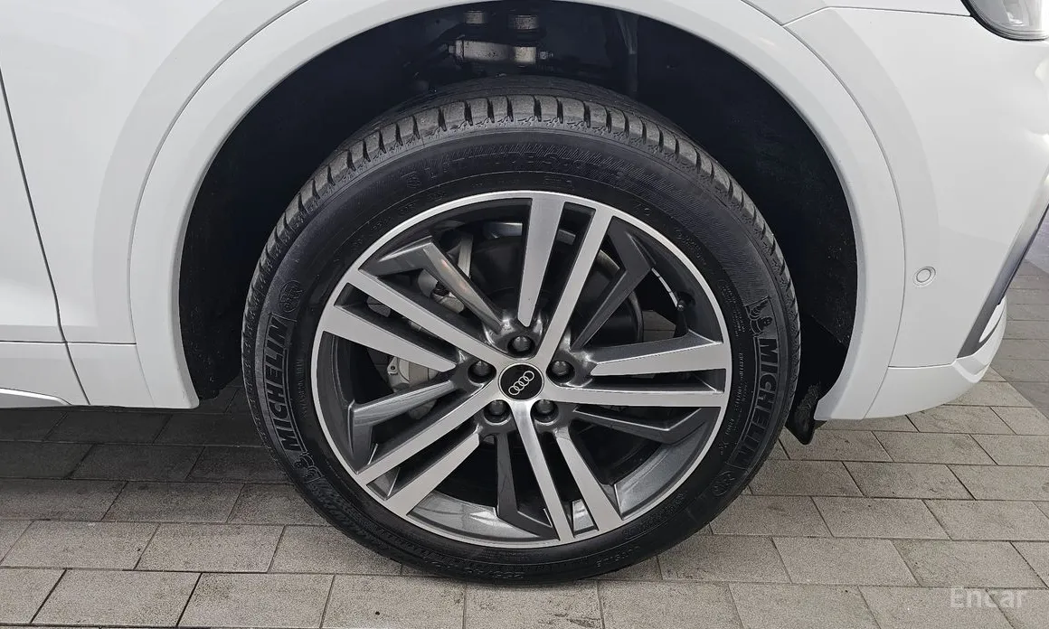 Фото 5 - Audi Q5