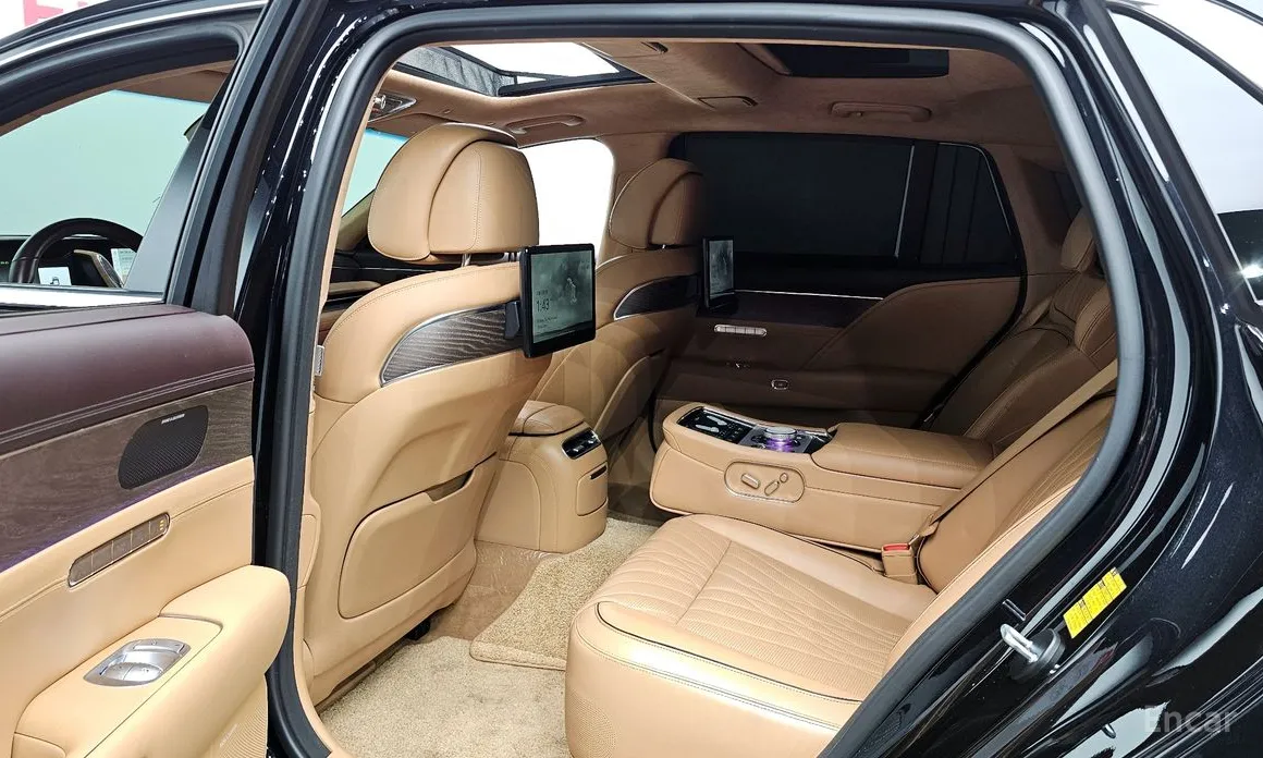 Фото 12 - Genesis G90