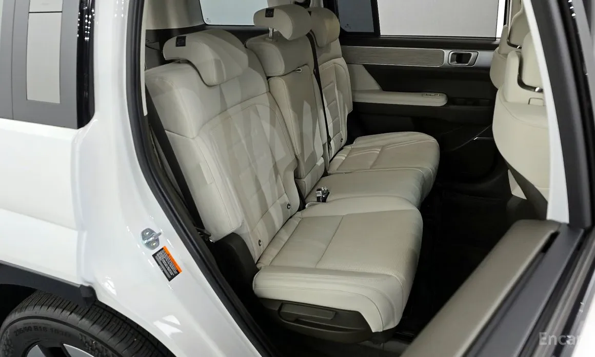 Фото 12 - Hyundai Santa Fe