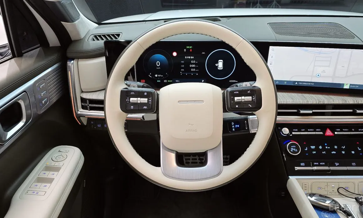 Фото 13 - Hyundai Santa Fe