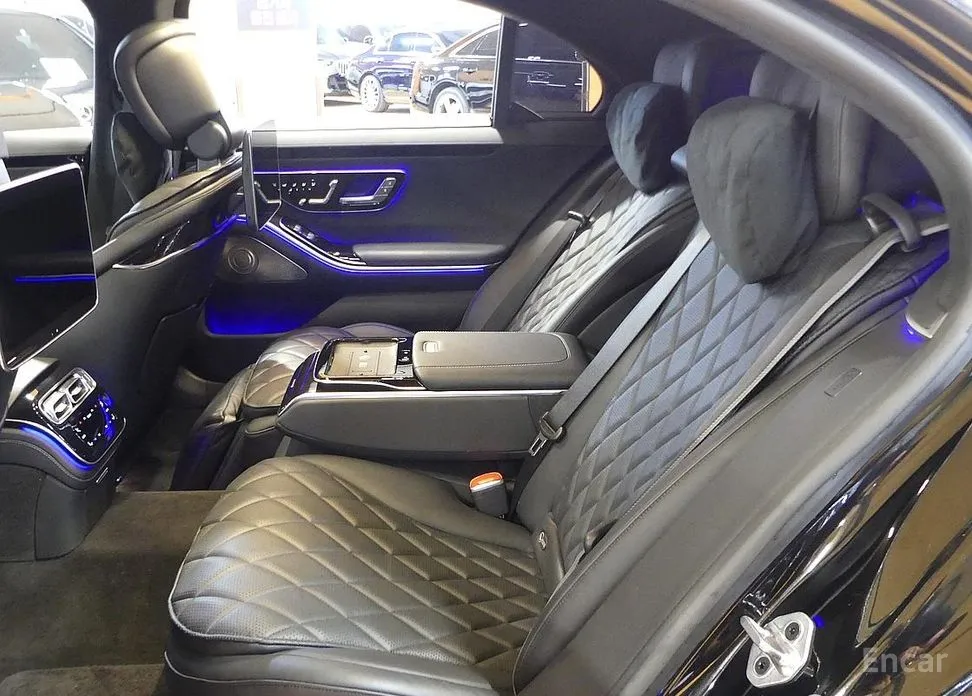 Фото 17 - Mercedes-Benz S-Class