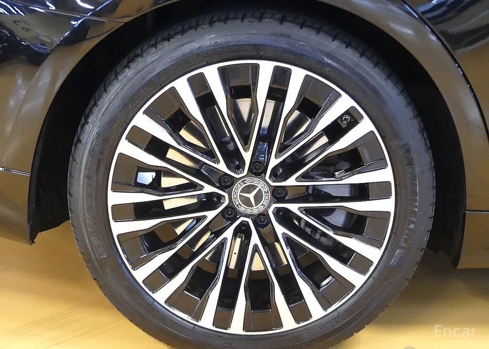 Фото 5 - Mercedes-Benz S-Class