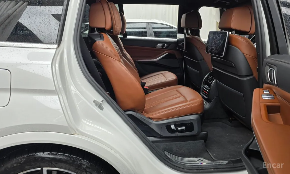 Фото 12 - BMW X7