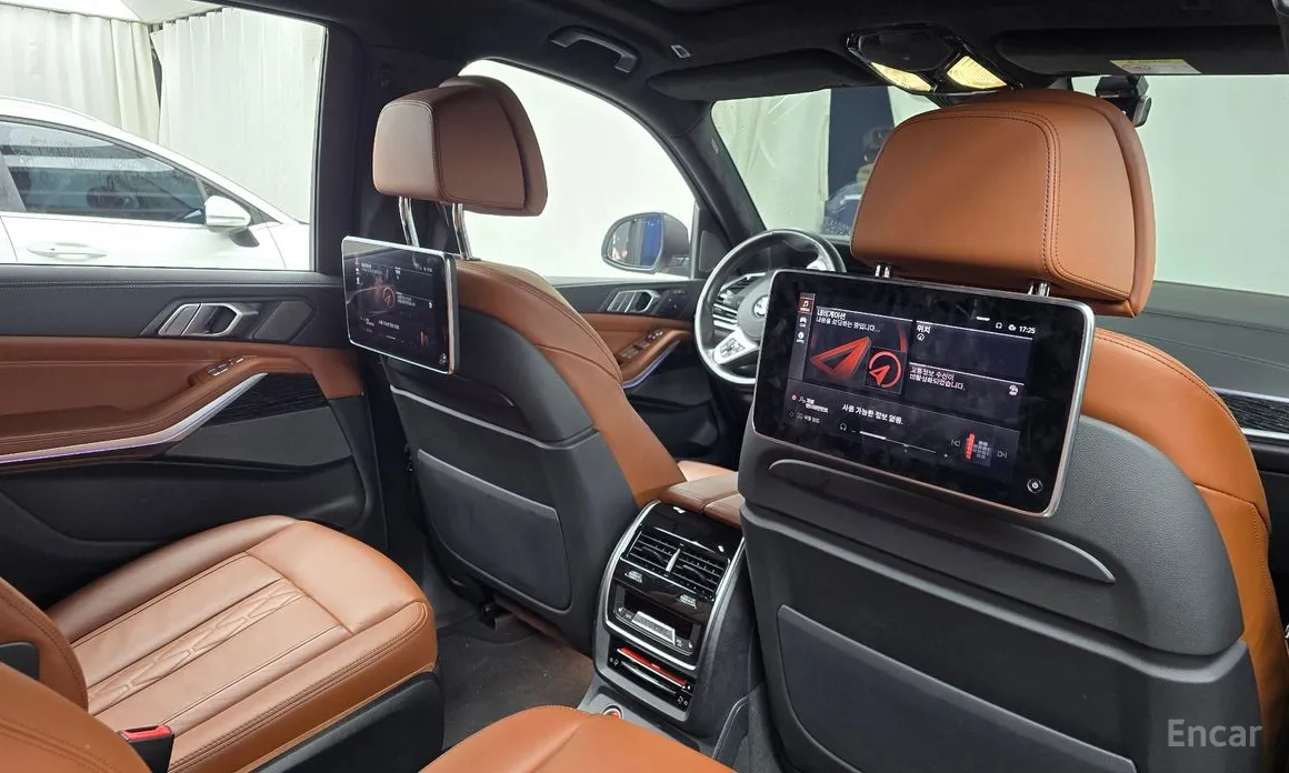 Фото 19 - BMW X7