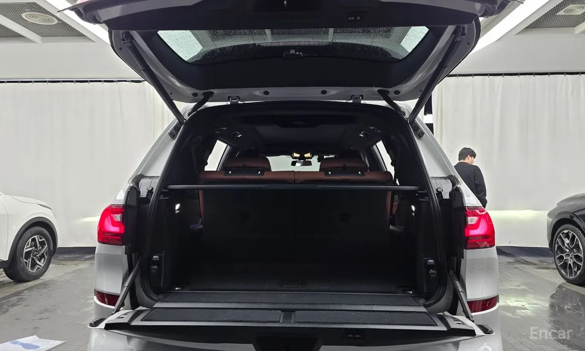 Фото 20 - BMW X7