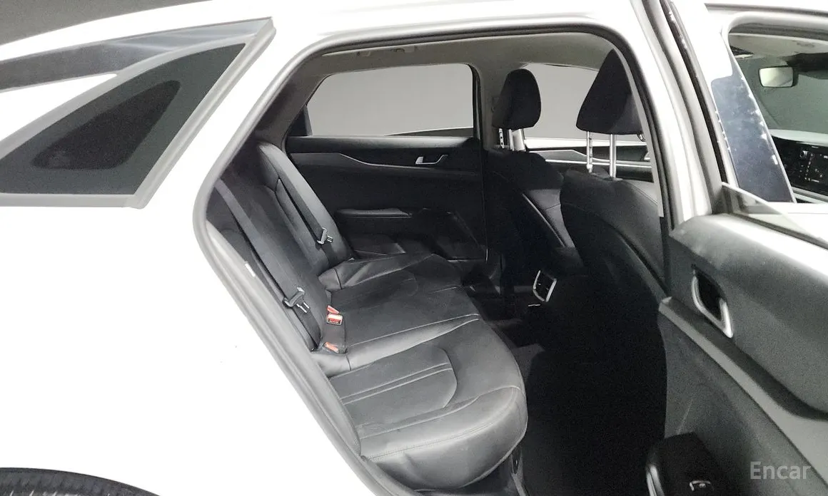 Фото 12 - Kia K5