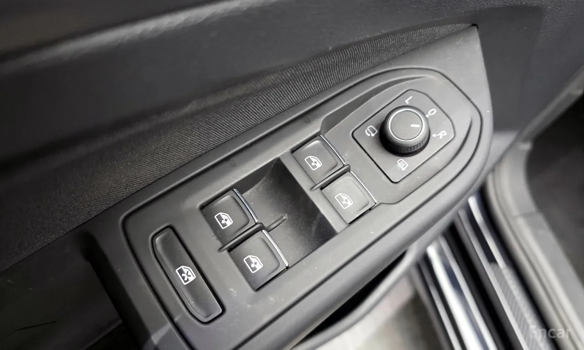 Фото 14 - Volkswagen Golf