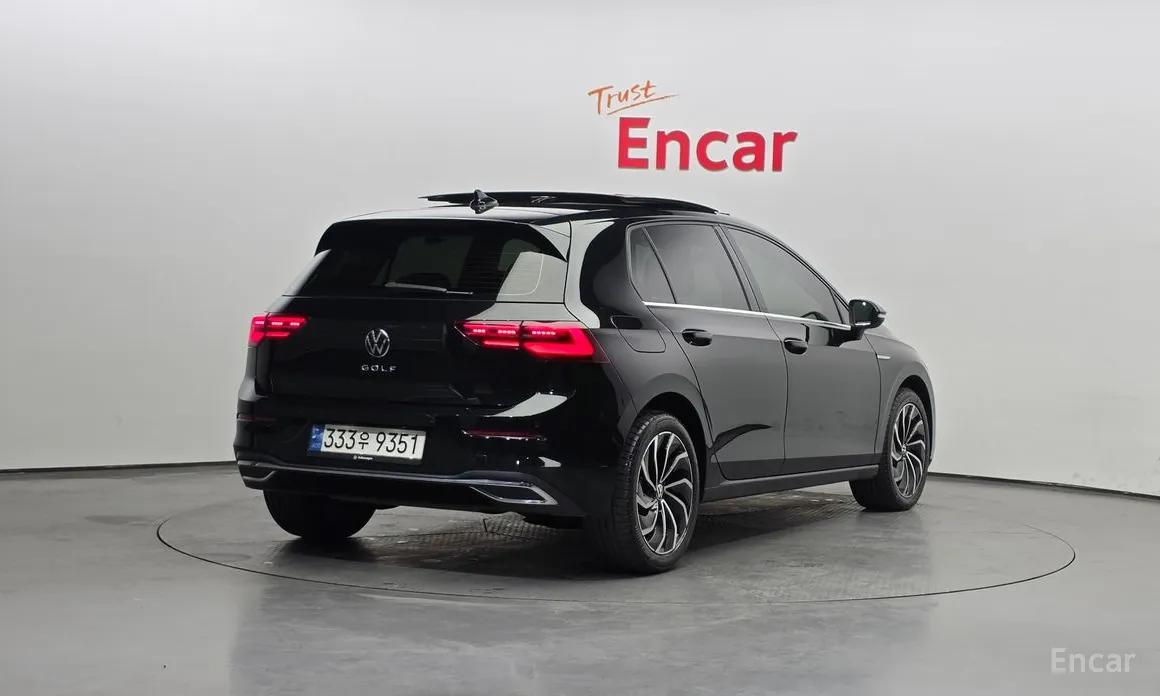 Фото 2 - Volkswagen Golf