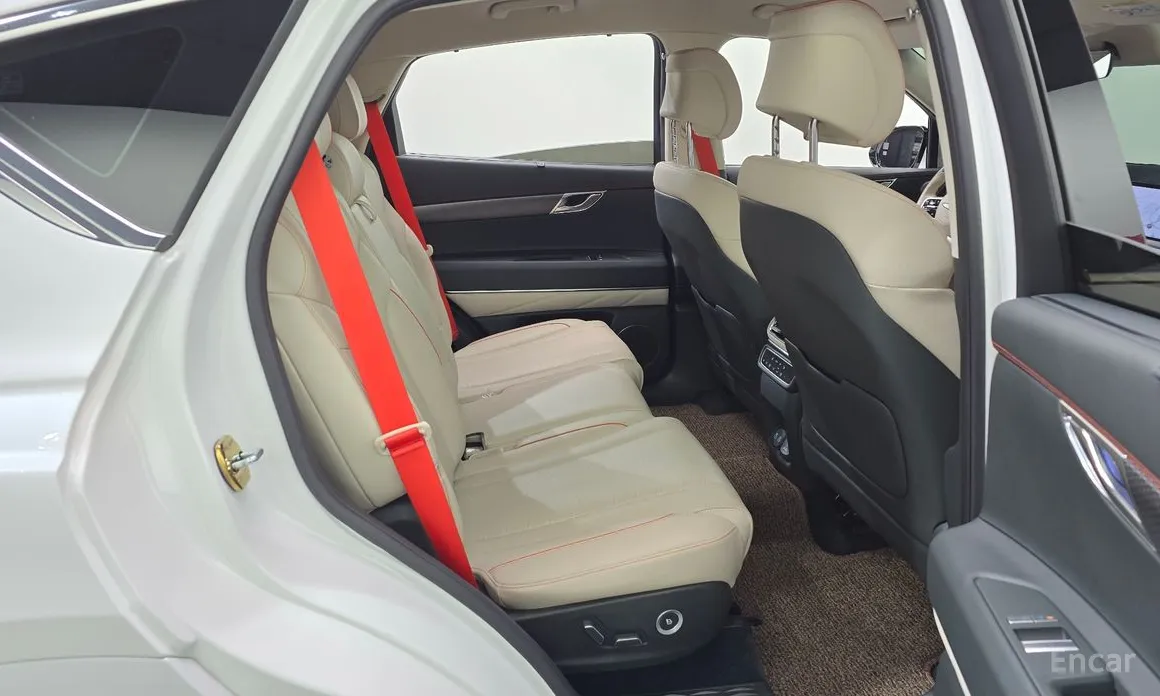 Фото 12 - Genesis GV80