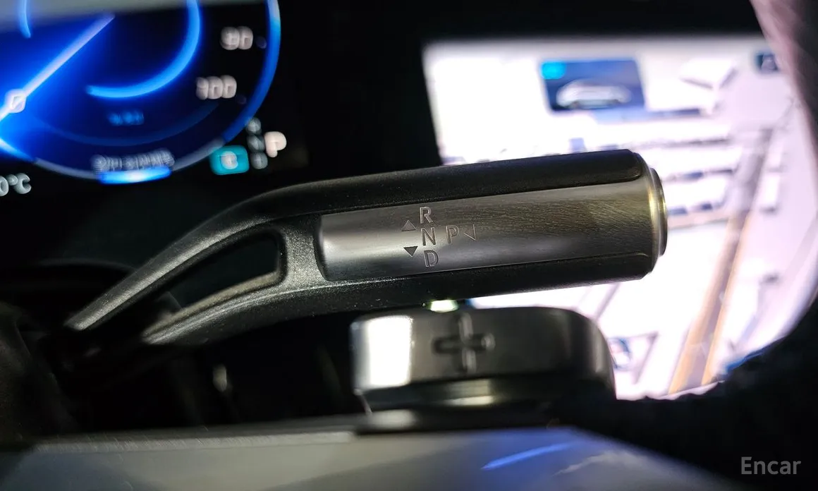 Фото 9 - Mercedes-Benz EQS