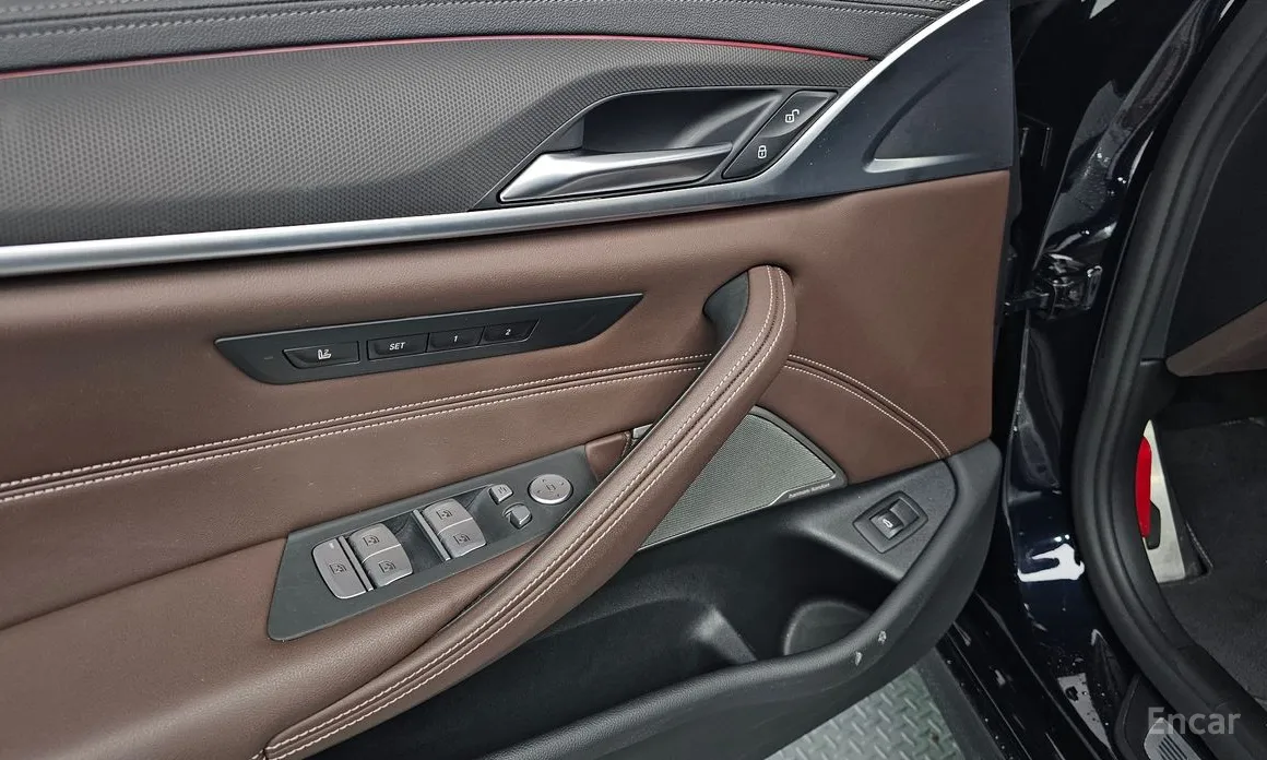 Фото 17 - BMW 5 Series