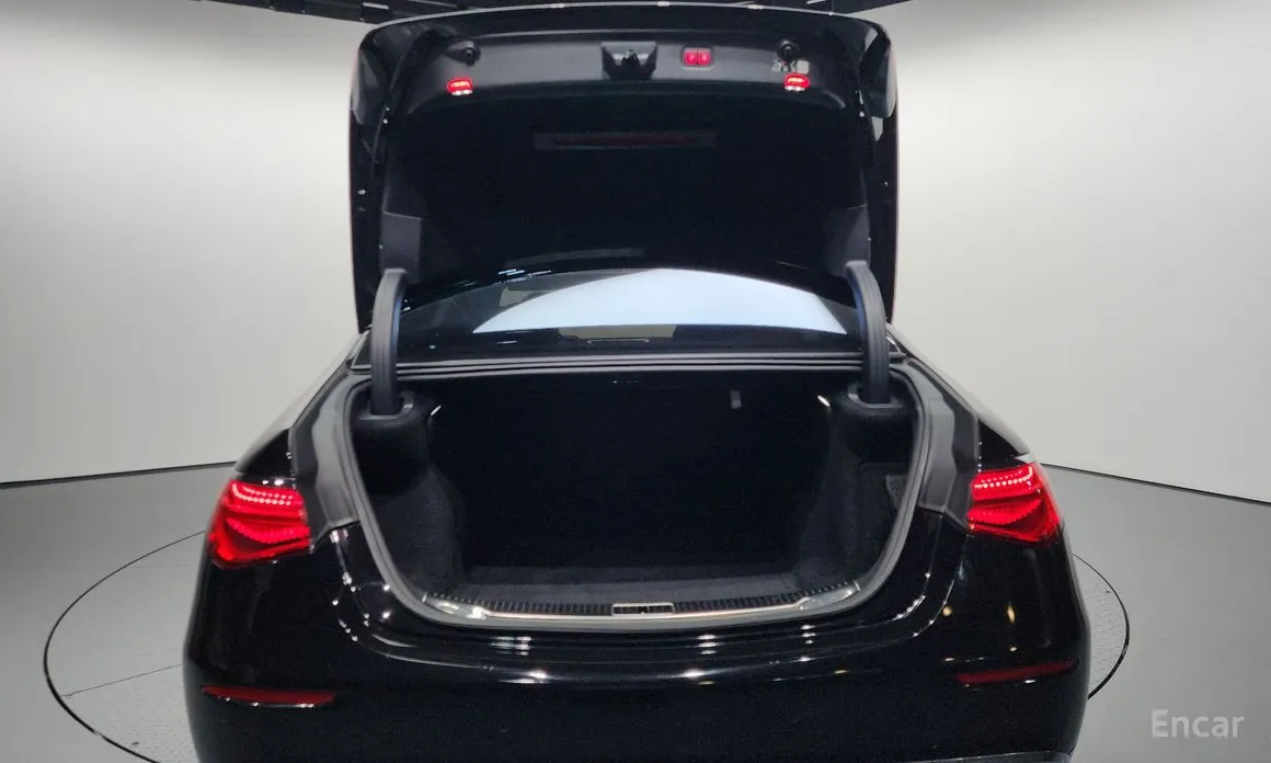 Фото 20 - Mercedes-Benz S-Class