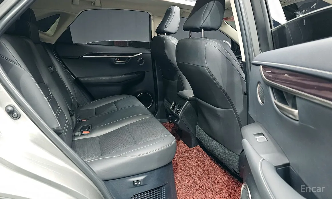 Фото 11 - Lexus NX