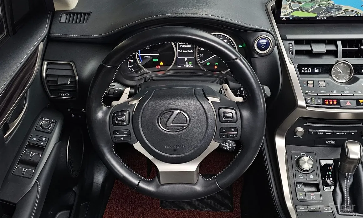 Фото 14 - Lexus NX