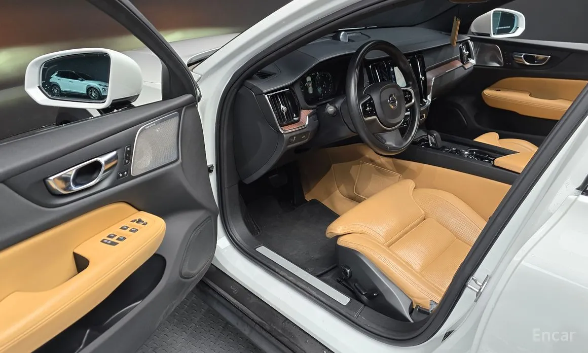 Фото 11 - Volvo V60