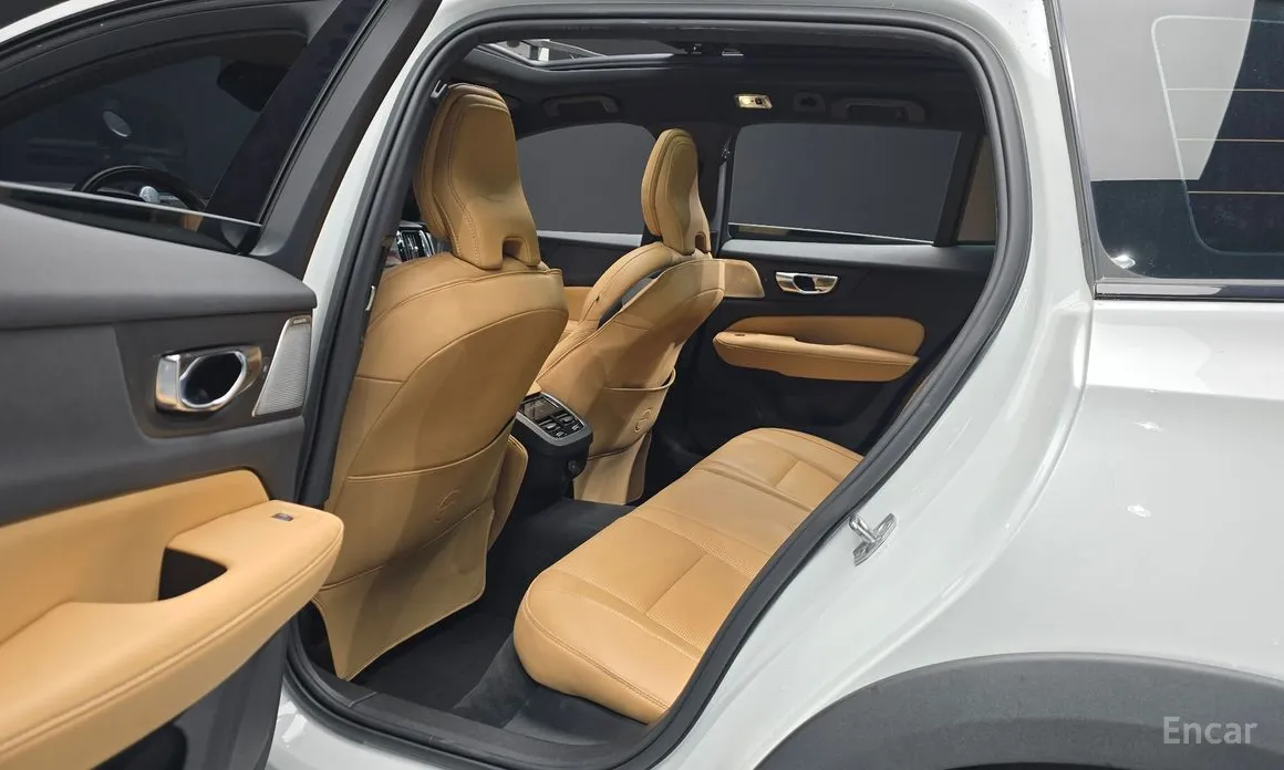 Фото 12 - Volvo V60